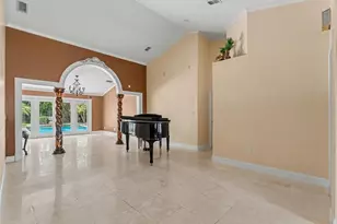 6626 Crescent Lake Dr, Lakeland, FL 33813 - Photo 8