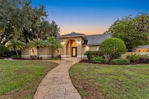 6626 Crescent Lake Dr, Lakeland, FL 33813 - Photo 2