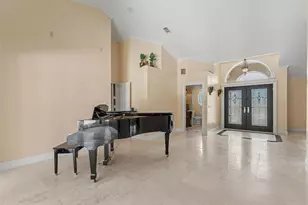 6626 Crescent Lake Dr, Lakeland, FL 33813 - Photo 10