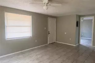 1004 W McLendon St, Plant City, FL 33563 - Photo 6
