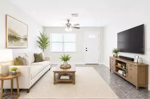 1245 Honeytree Ln E Ln E, Lakeland, FL 33801 - Photo 4