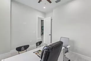 2729 Sunrise Landing Ln, Lakeland, FL 33812 - Photo 8