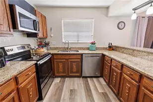1836 N Crystal Lake Dr, Lakeland, FL 33801 - Photo 4