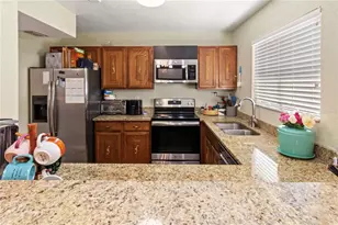 1836 N Crystal Lake Dr, Lakeland, FL 33801 - Photo 10