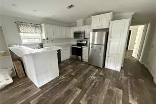 3035 Crystal Hills Dr, Lakeland, FL 33801 - Photo 10