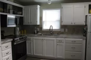 326 Victoria Dr, Haines City, FL 33844 - Photo 10
