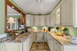 2015 E Beacon Byway, Lakeland, FL 33803 - Photo 8