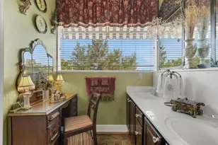2015 E Beacon Byway, Lakeland, FL 33803 - Photo 18