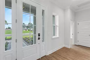 5367 Clubhouse Hills Ln, Lakeland, FL 33812 - Photo 2