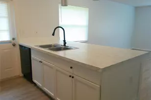 206 Mary Catherine Ct, Lakeland, FL 33809 - Photo 4