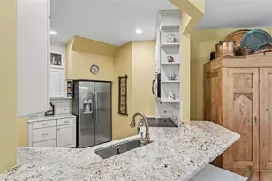 564 Grasslands Village Cir, Lakeland, FL 33803 - Photo 8