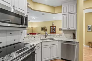 564 Grasslands Village Cir, Lakeland, FL 33803 - Photo 6