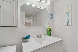 2117 Lakewood Club Dr S, Saint Petersburg, FL 33712 - Photo 32