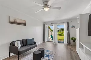 2117 Lakewood Club Dr S, Saint Petersburg, FL 33712 - Photo 14