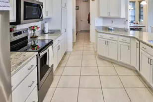 1061 Sawgrass Dr, Winter Haven, FL 33884 - Photo 10