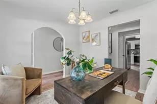 1905 Suzanne Ln, Lakeland, FL 33813 - Photo 6