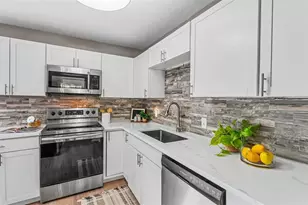 1905 Suzanne Ln, Lakeland, FL 33813 - Photo 8