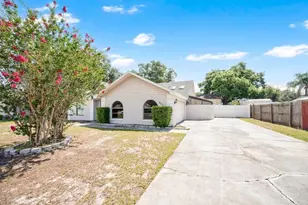 8327 Maid Marions Trail, Lakeland, FL 33809 - Photo 2