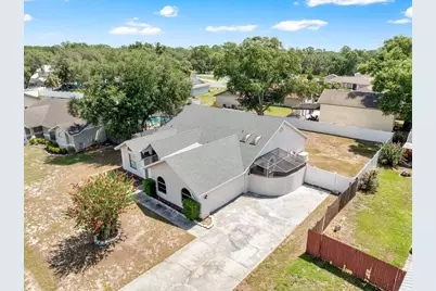 8327 Maid Marions Trail, Lakeland, FL 33809 - Photo 32
