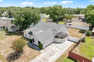 8327 Maid Marions Trail, Lakeland, FL 33809 - Photo 32