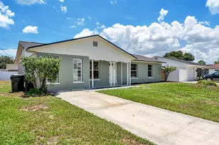 1726 Cordova Cir W, Lakeland, FL 33801 - Photo 2