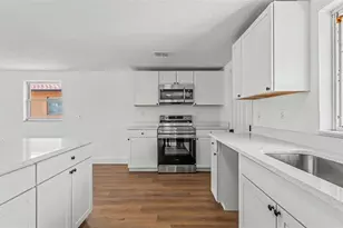 1726 Cordova Cir W, Lakeland, FL 33801 - Photo 10