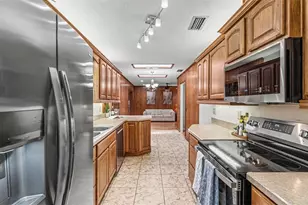 1640 Bayou Cir, Lakeland, FL 33803 - Photo 12