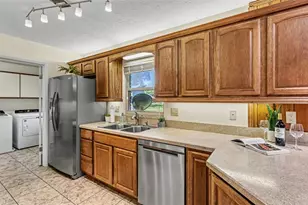 1640 Bayou Cir, Lakeland, FL 33803 - Photo 10