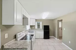 2418 Jungle St, Lakeland, FL 33801 - Photo 10