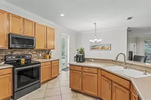 2305 Frankfort St, Winter Haven, FL 33881 - Photo 6