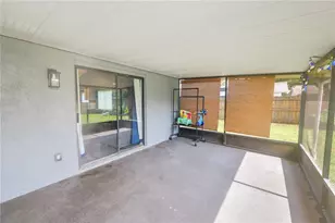 2009 Helm Ln, Valrico, FL 33594 - Photo 32