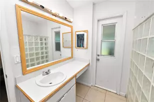 2009 Helm Ln, Valrico, FL 33594 - Photo 18