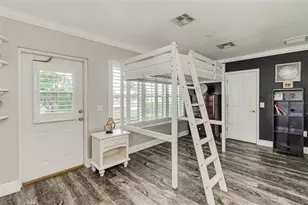 5864 Manchester Dr W, Lakeland, FL 33810 - Photo 10