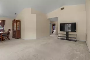 6732 Bordeaux Blvd, Lakeland, FL 33811 - Photo 8