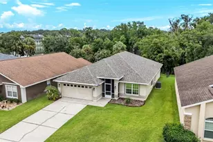 6838 Shimmering Dr, Lakeland, FL 33813 - Photo 2