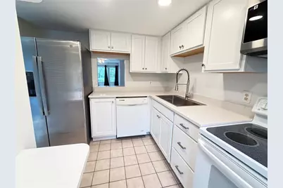333 Lake Howard Drive NW #211B, Winter Haven, FL 33880 - Photo 4
