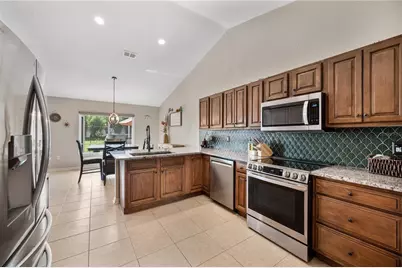 2752 Highlands Creek Drive, Lakeland, FL 33813 - Photo 12