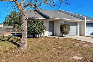 236 Village Crest Ct, Lakeland, FL 33809 - Photo 1