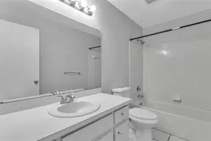 236 Village Crest Ct, Lakeland, FL 33809 - Photo 6
