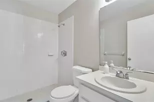 236 Village Crest Ct, Lakeland, FL 33809 - Photo 8