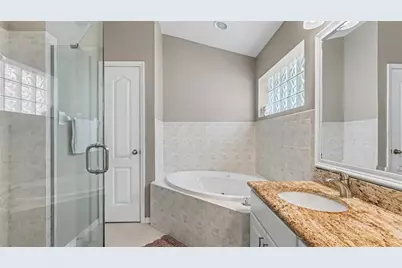 2219 Towering Oaks Circle, Seffner, FL 33584 - Photo 30