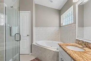 2219 Towering Oaks Cir, Seffner, FL 33584 - Photo 30