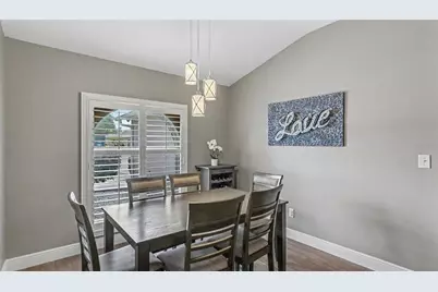 2219 Towering Oaks Circle, Seffner, FL 33584 - Photo 14