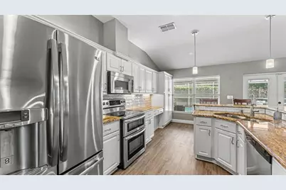 2219 Towering Oaks Circle, Seffner, FL 33584 - Photo 12