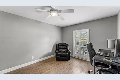 2219 Towering Oaks Circle, Seffner, FL 33584 - Photo 16