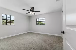 527 Princess Pl, Lakeland, FL 33803 - Photo 16