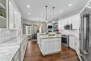 6590 Crescent Lake Dr, Lakeland, FL 33813 - Photo 10