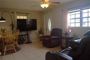 2721 Sunshine Dr N, Lakeland, FL 33801 - Photo 4