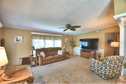 4901 Colonnades Circle E, Lakeland, FL 33811 - Photo 10