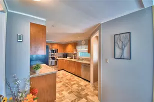 4901 Colonnades Cir E, Lakeland, FL 33811 - Photo 18